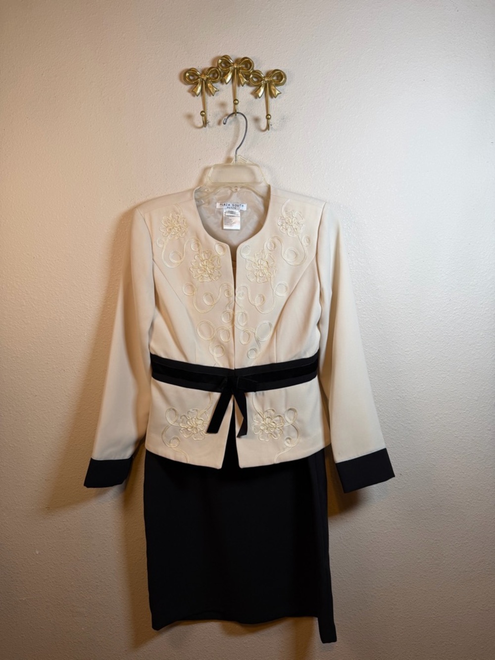 Plaza South Vintage Cream Jacket with Black Trim and Belt over Dress. Size 6P